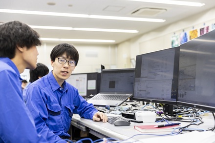 現在の仕事内容とやりがいについて教えてください。
